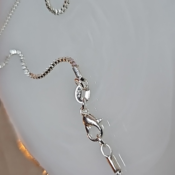 Faceted Green Chalcedony Pendant w/Chain - Picture 3 of 4